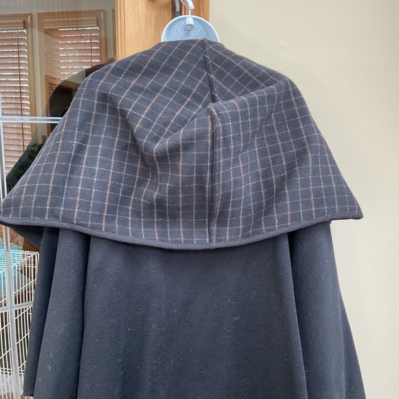 George Simonton heavy wool hooded cape. EUC - Picture 3 of 7